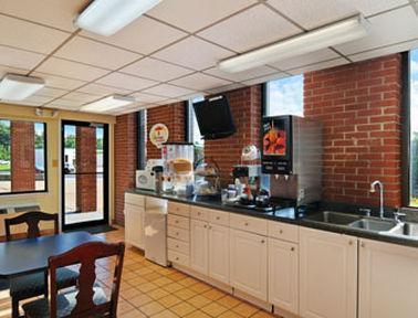 Super 8 By Wyndham Chattanooga Motel Ooltewah